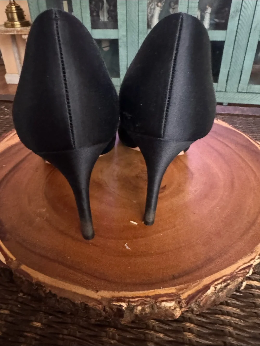 Badgley Mischka chic pointed